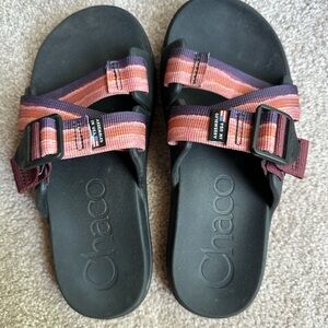 Chaco chillos slides women’s 5 Thomas Rhett